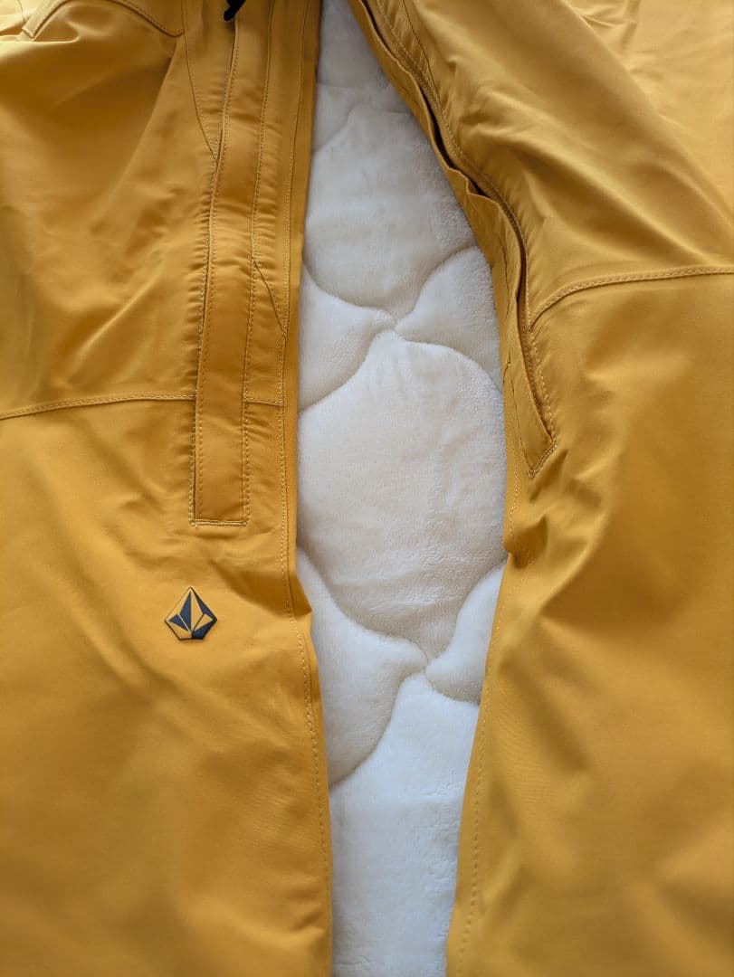 ボルコム　GORE-TEX　スノーボードパンツUS Sサイズ　マスタードカラー