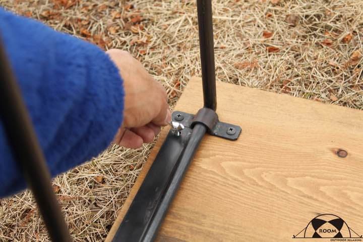 折りたたみウッドソロキャンプテーブル「あと１点で終了」