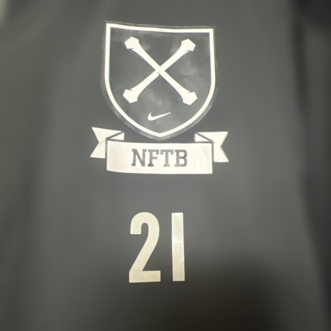 Nike HIGASHI F.C. ベンチコート
