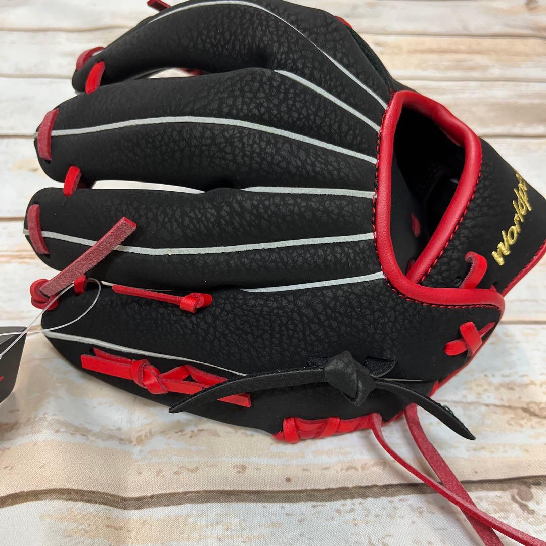 ワールドペガサス　キッズ用　軟式野球用グローブ　黒×赤　右投　新品