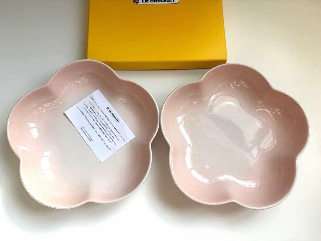 新品LE CREUSET ル・クルーゼ ミディアムフラワーディッシュ 2枚 ②