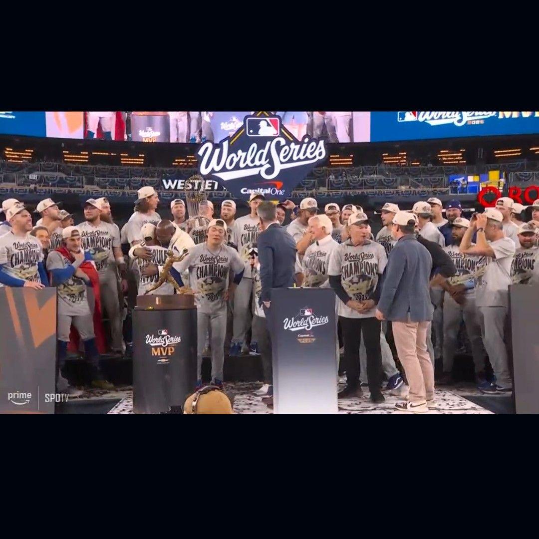 大谷翔平／ロサンゼルス・ドジャース／ワールドシリーズ優勝／Tシャツ／Sサイズ