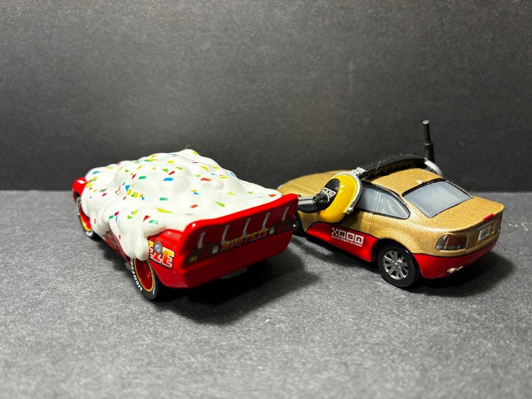 cupcake マックィーン　マックイーン　カップケーキ　カーズ　ミニカー