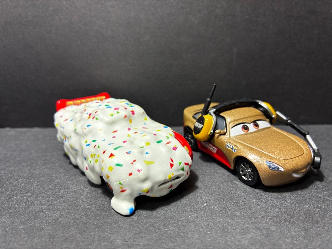 cupcake マックィーン　マックイーン　カップケーキ　カーズ　ミニカー