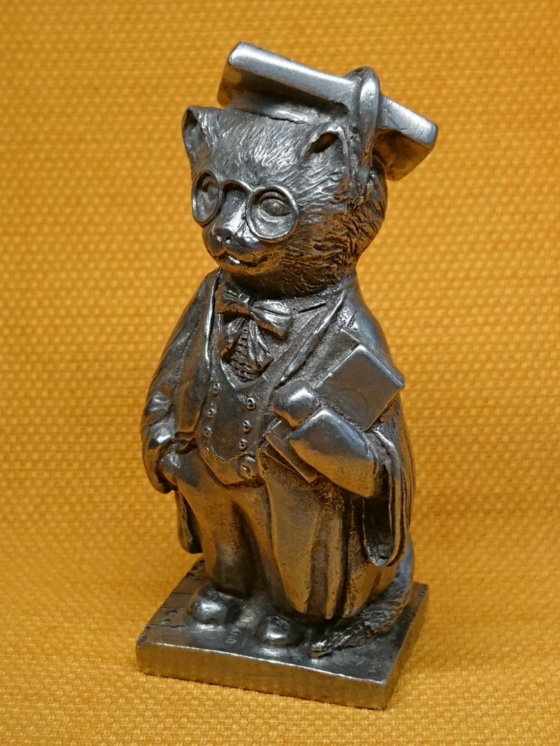 【美品】ねこ　猫　人形　金属　置物　インテリア　工芸品　美術品　A2869