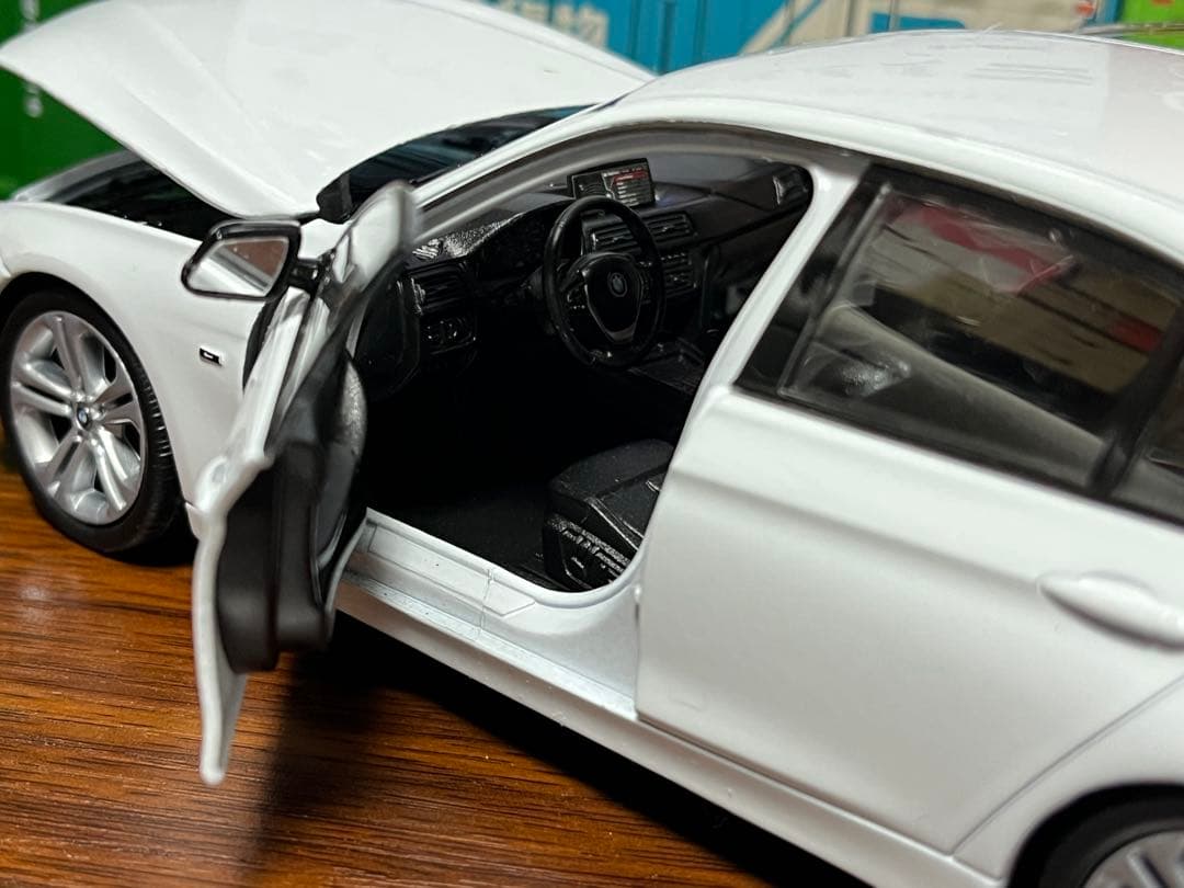 ★WELLY 1/24 ポルシェ 911 1/24  335i