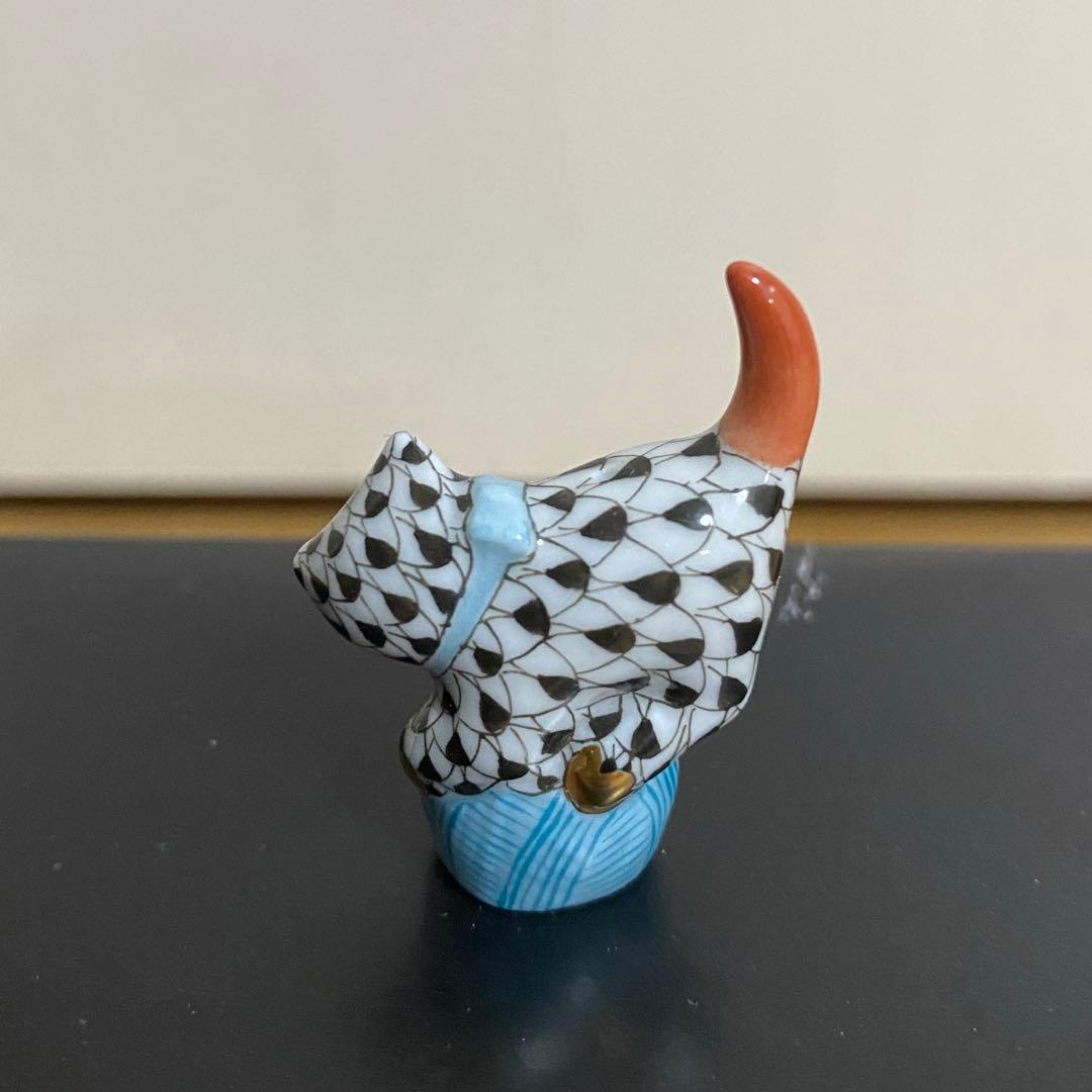 ヘレンド・フィギュリン 玉乗りネコ 猫 陶器 磁器