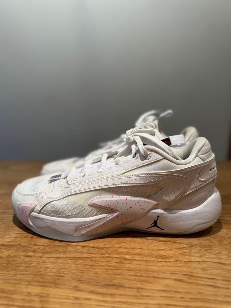 NIKE バッシュルカ 2 PF LUKA 2 PF ホワイト/ハイパーピンク