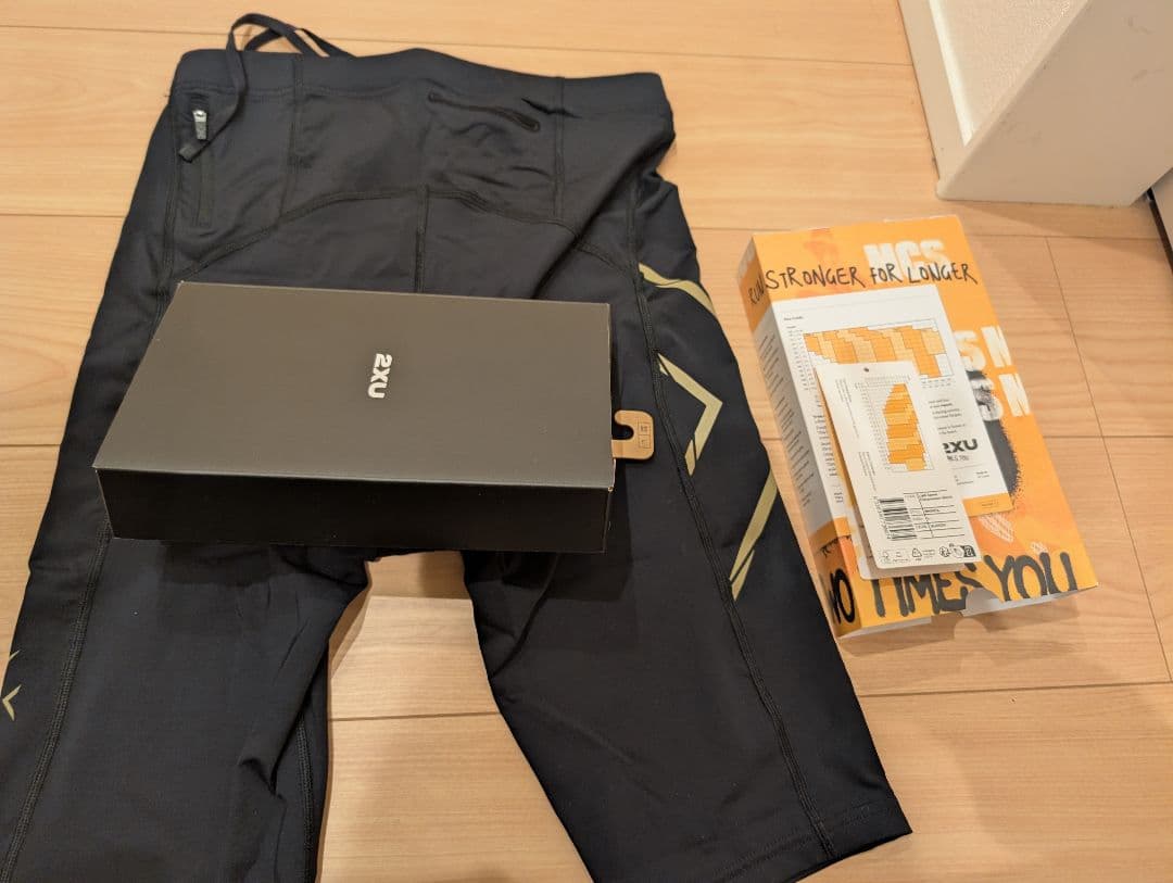 2XU 陸上用ハーフタイツL 黒 ゴールドロゴ