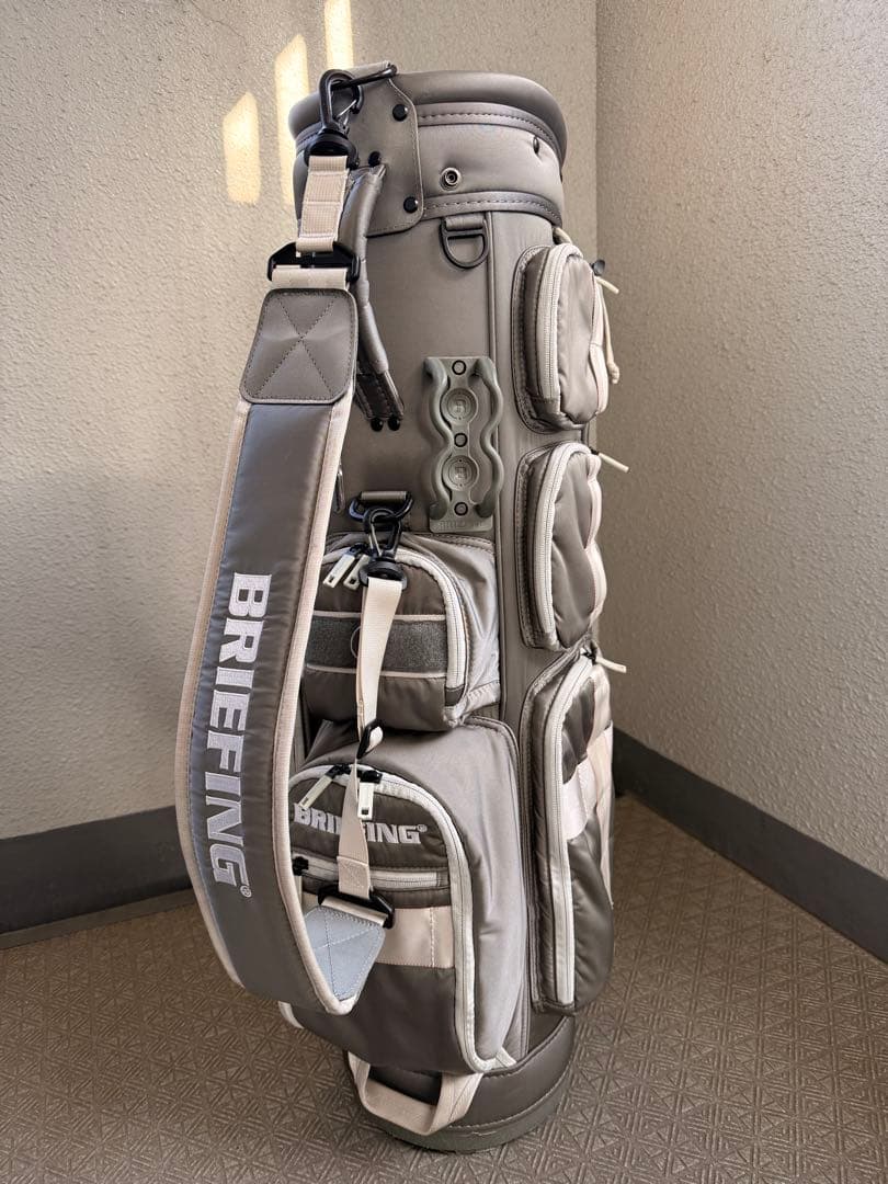 BRIEFING GOLFキャディバッグ「CR-6」アイアンカバー付き