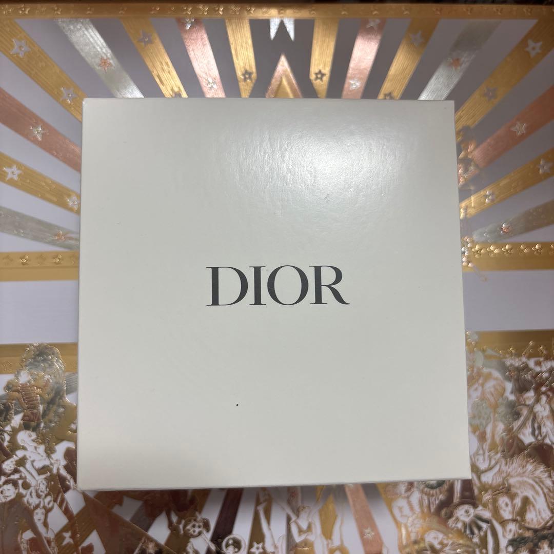 DIOR 2025ホリデー限定ジュエリーケースギフトセット
