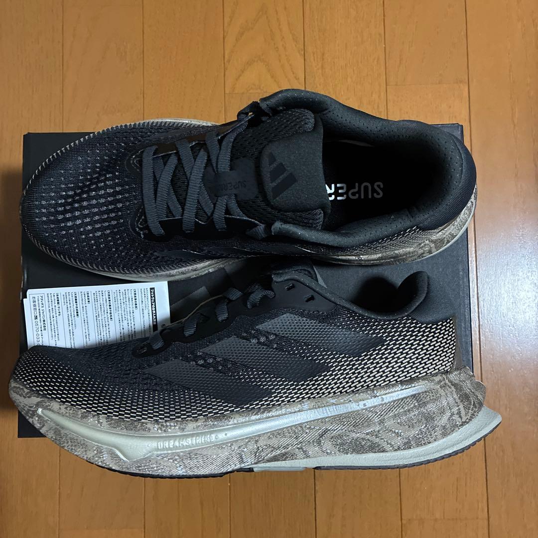アディダス ランニングシューズ　スーパーノヴァ ライズ　ID8781