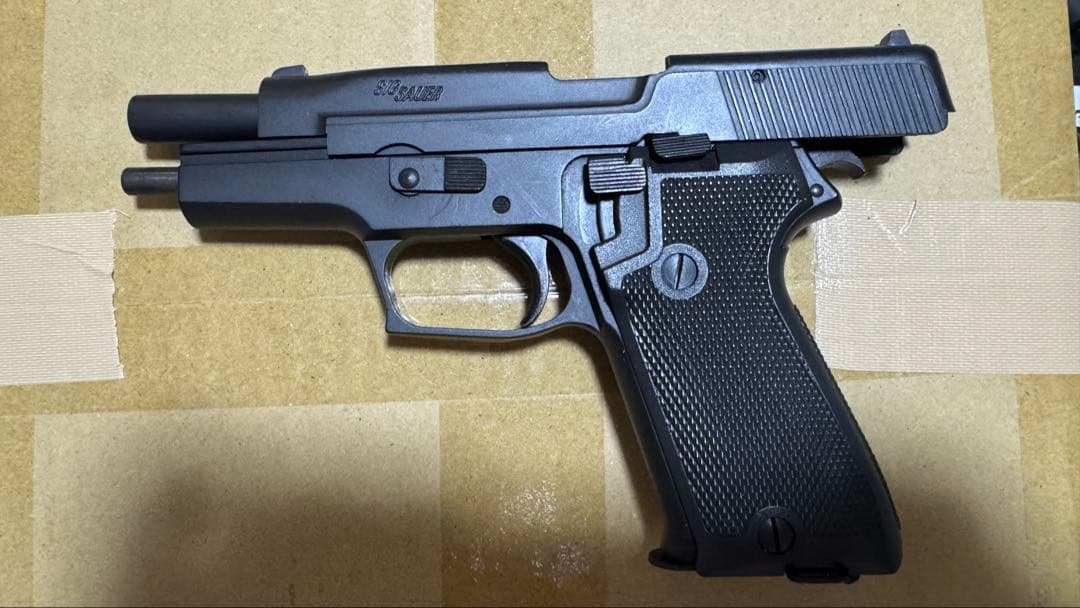 ジャンク　モデルガン　タナカ　SIG SAUER P220 発火済か不明　弾無し