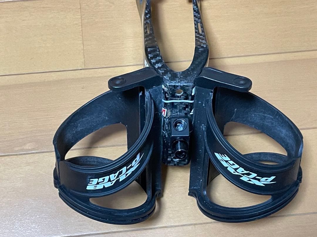 XLAB Carbon Wing ダブルボトルケージ