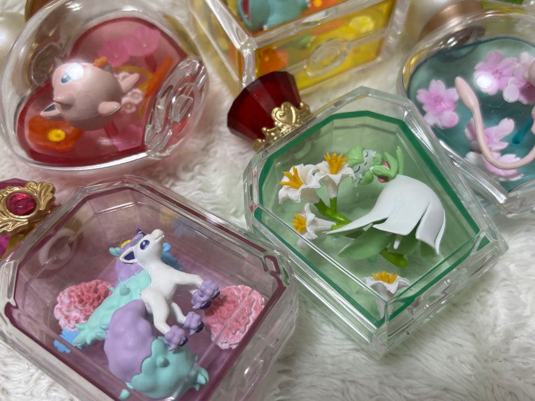 ポケモン　香水　フィギュア　ピカチュウ　サーナイト　ミュウ　など　6点セット