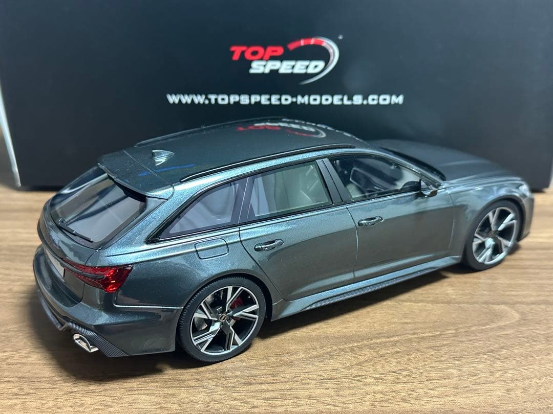 1/18 アウディ RS6 アバント デイトナグレー