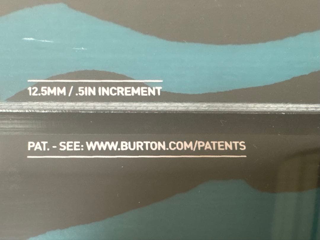 新品未使用！未開封。2022-2023 BURTON 3D FISH 151