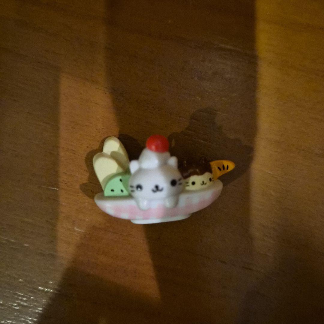 にゃんにゃんにゃんこ にゃんこレストラン フルーツパフェ