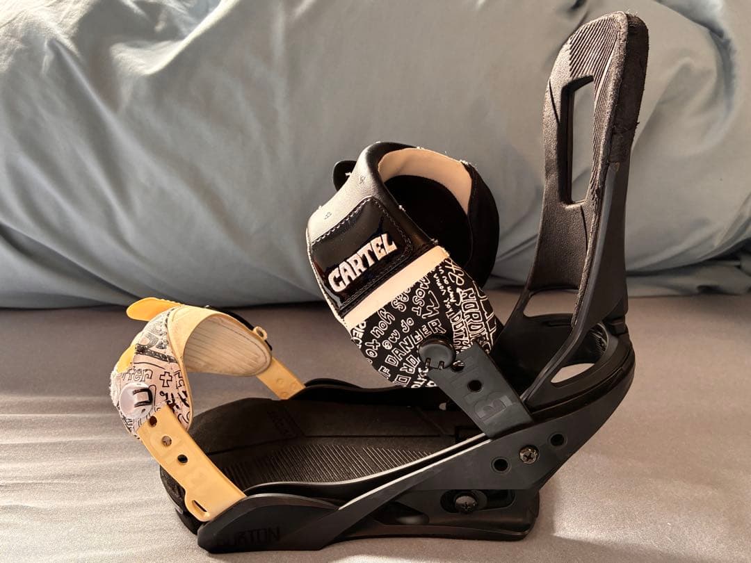 BURTONバインディング【カーテルCARTEL（メンズM）】黒×白