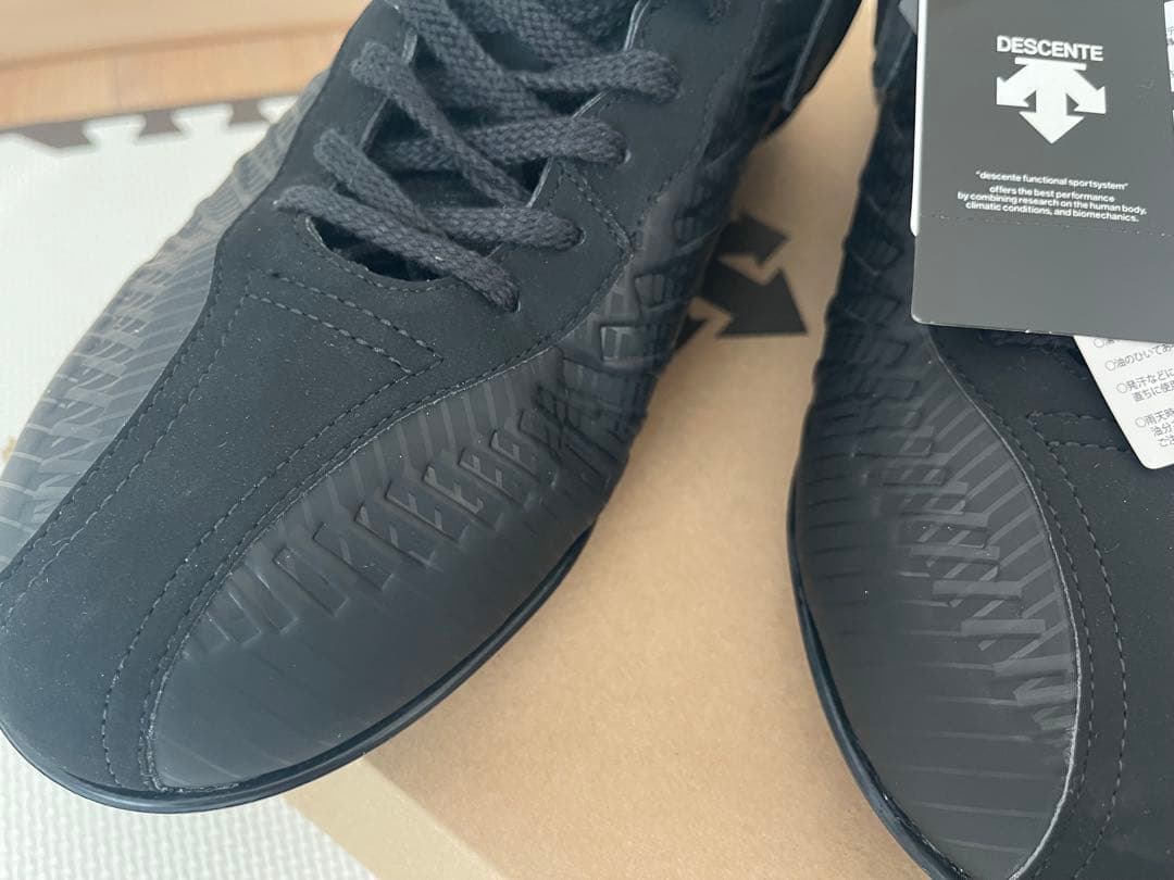 DESCENTE ブラック コウノエベルトスパイク2/29cm