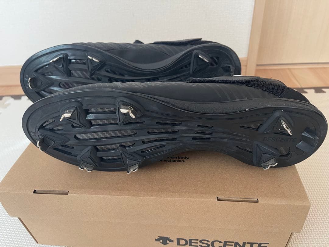 DESCENTE ブラック コウノエベルトスパイク2/29cm