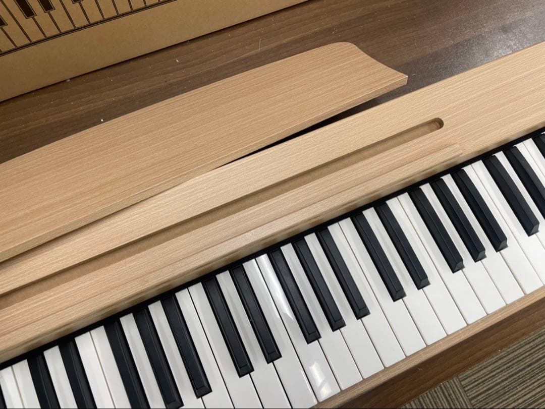 電子ピアノ88鍵盤　給電タイプ　木目調ボディ　オークベージュ