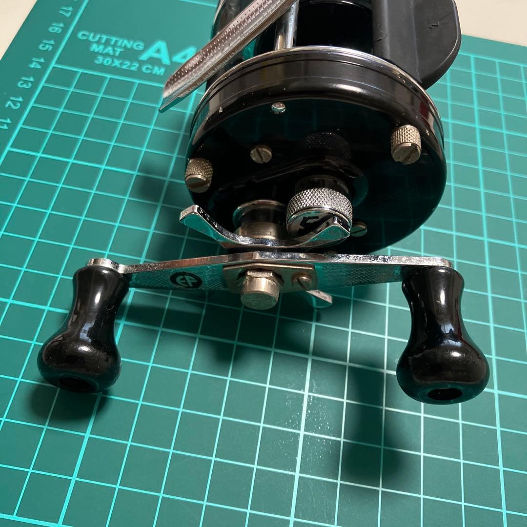 ABU Ambassadeur 5600CA ベイトリール 黒