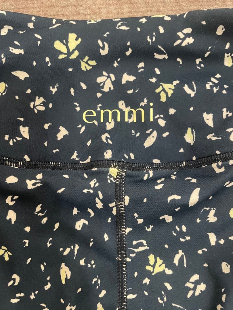 【emmi】ネイビー花柄 0サイズ