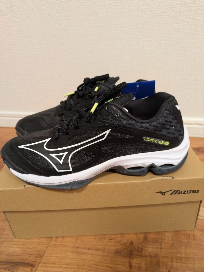 ミズノバレーボールシューズ Wave Lightning Z7 24.5㌢