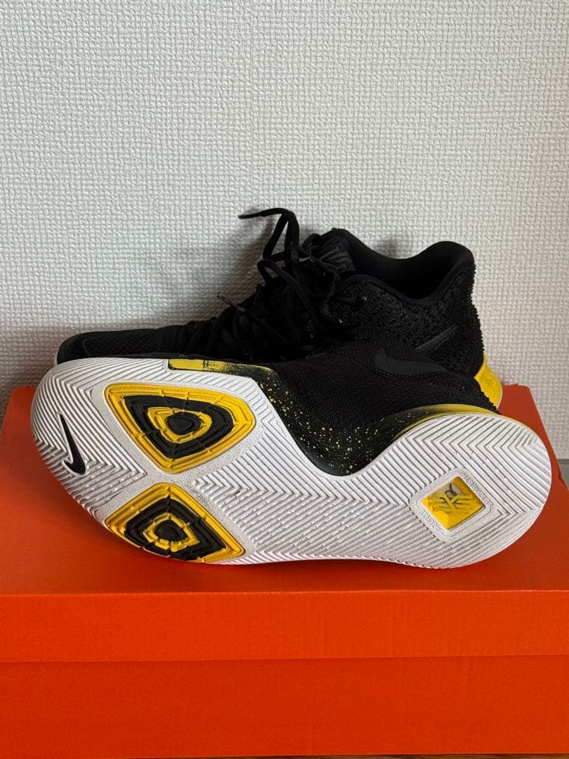 NIKE カイリー3