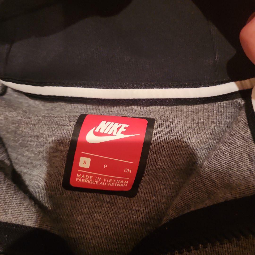 廃盤NIKEテックフリース 正規品 最安値 3月19まで3000円値下げ