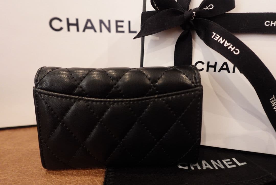 CHANELブラックケースノベルティ