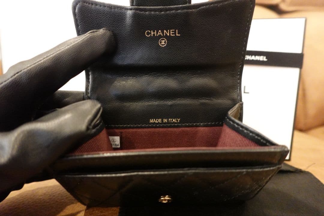 CHANELブラックケースノベルティ
