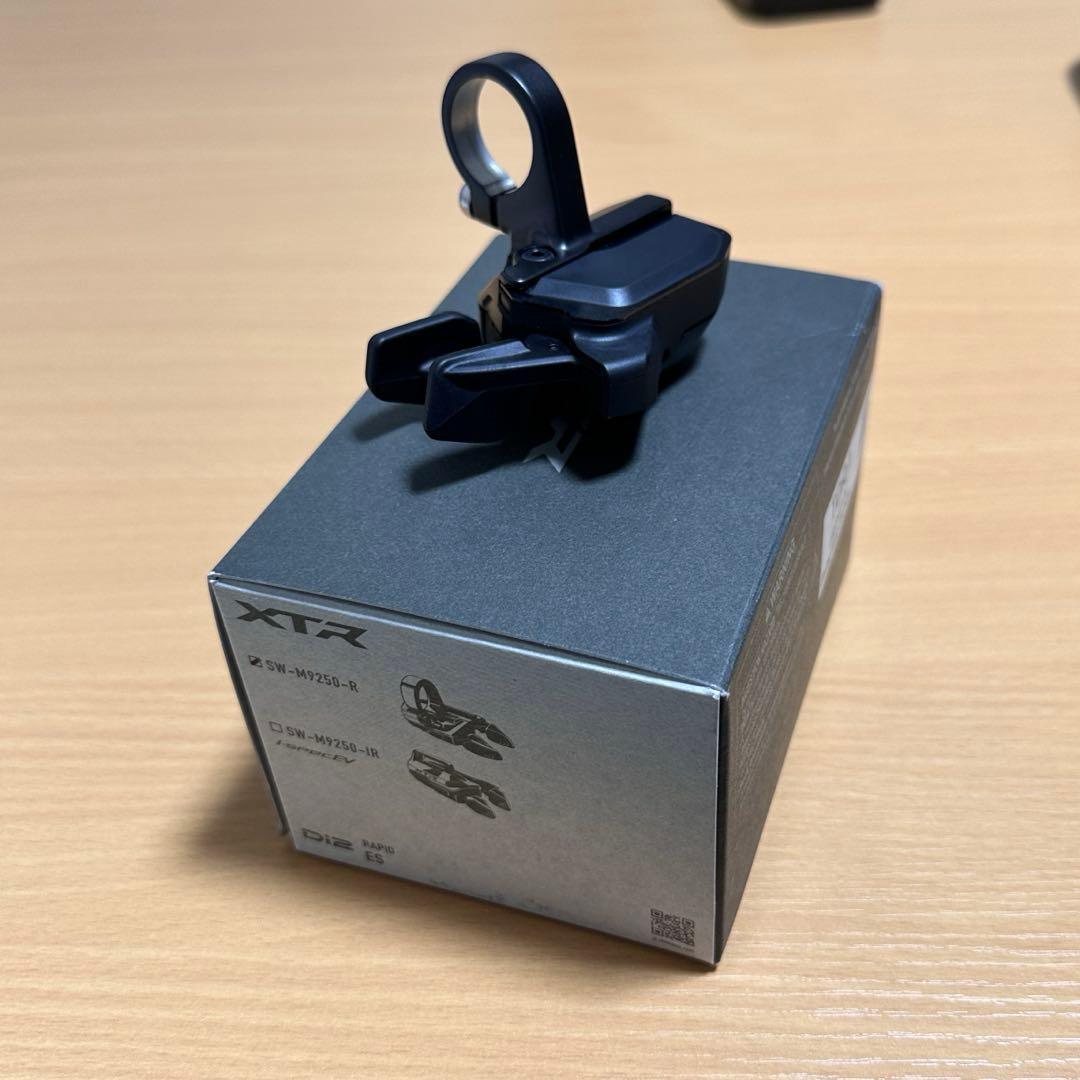 Shimano Deore Di2 シフター　SW-M6250-R