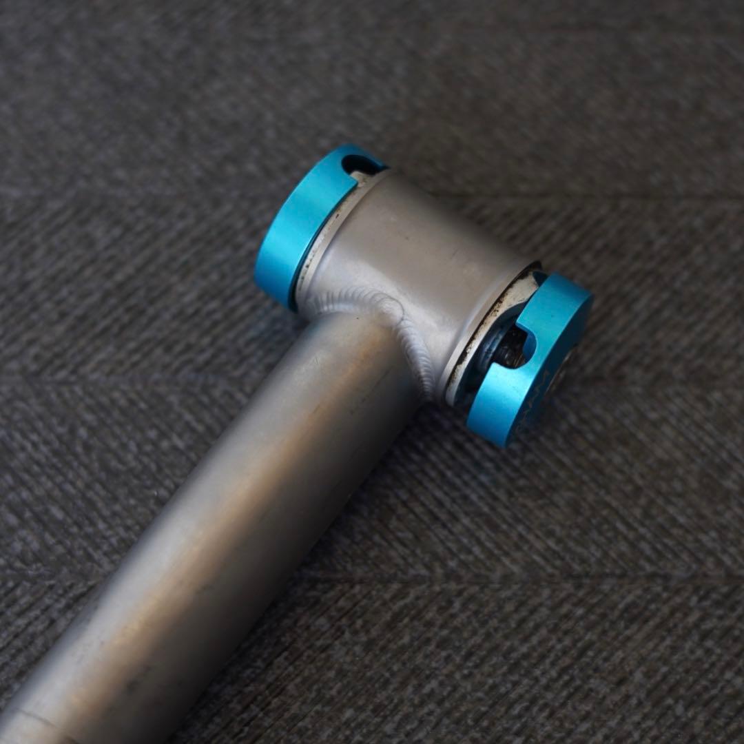 BINGHAM BUILT チタンシートポスト　bluelug