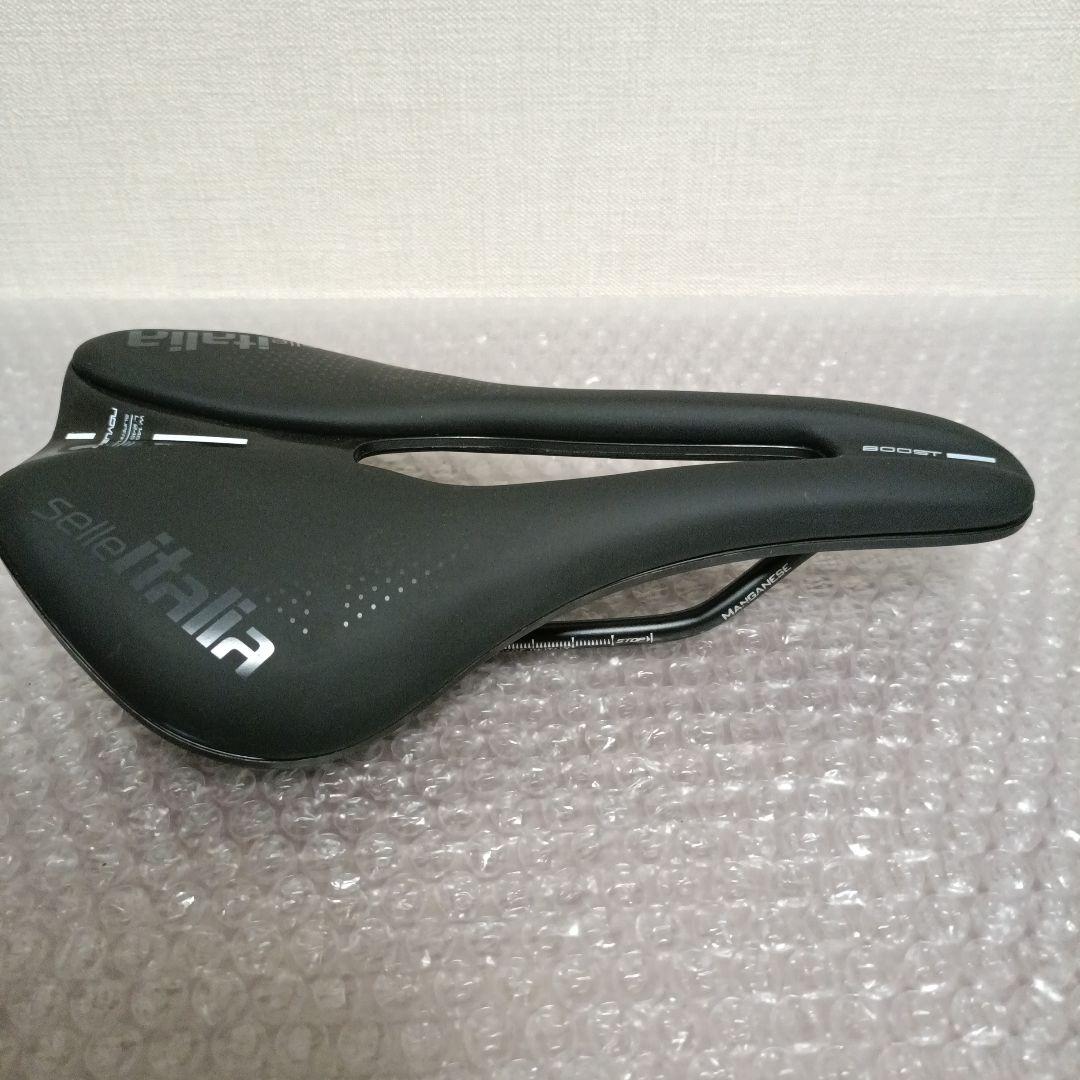 セライタリア NOVUS BOOST EVO SUPERFLOW TM サドル