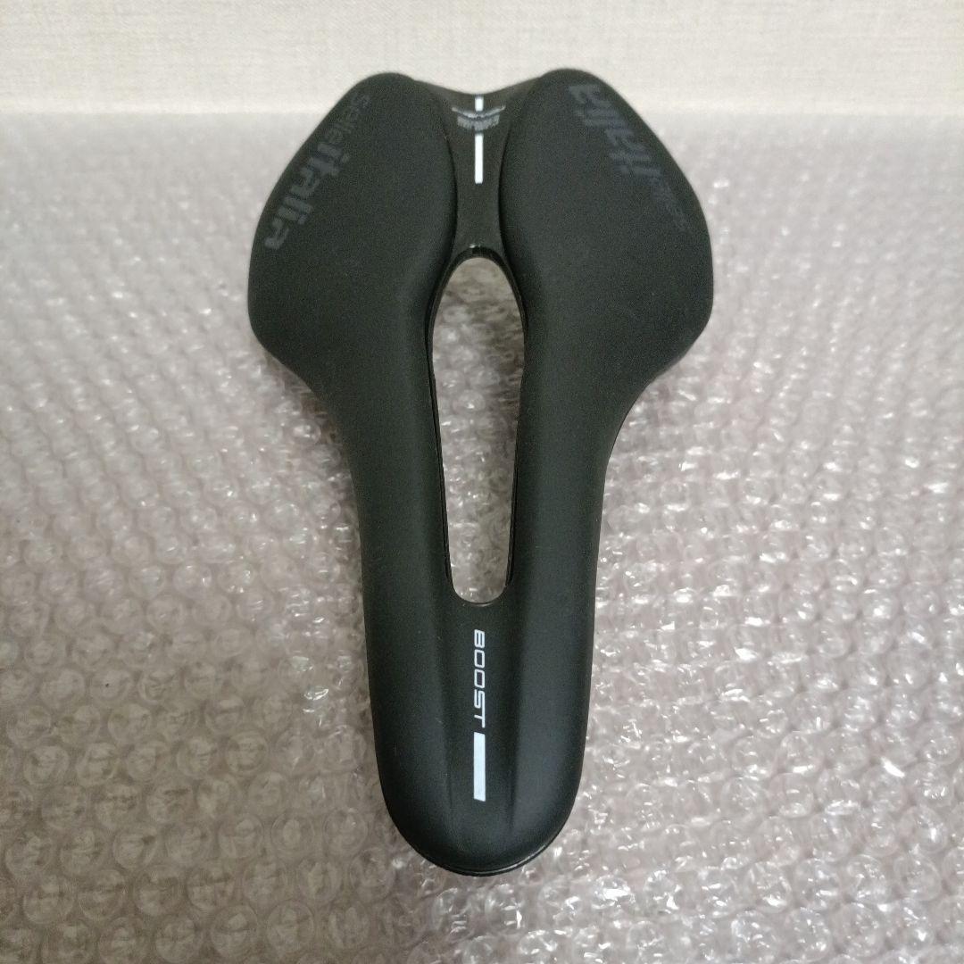 セライタリア NOVUS BOOST EVO SUPERFLOW TM サドル