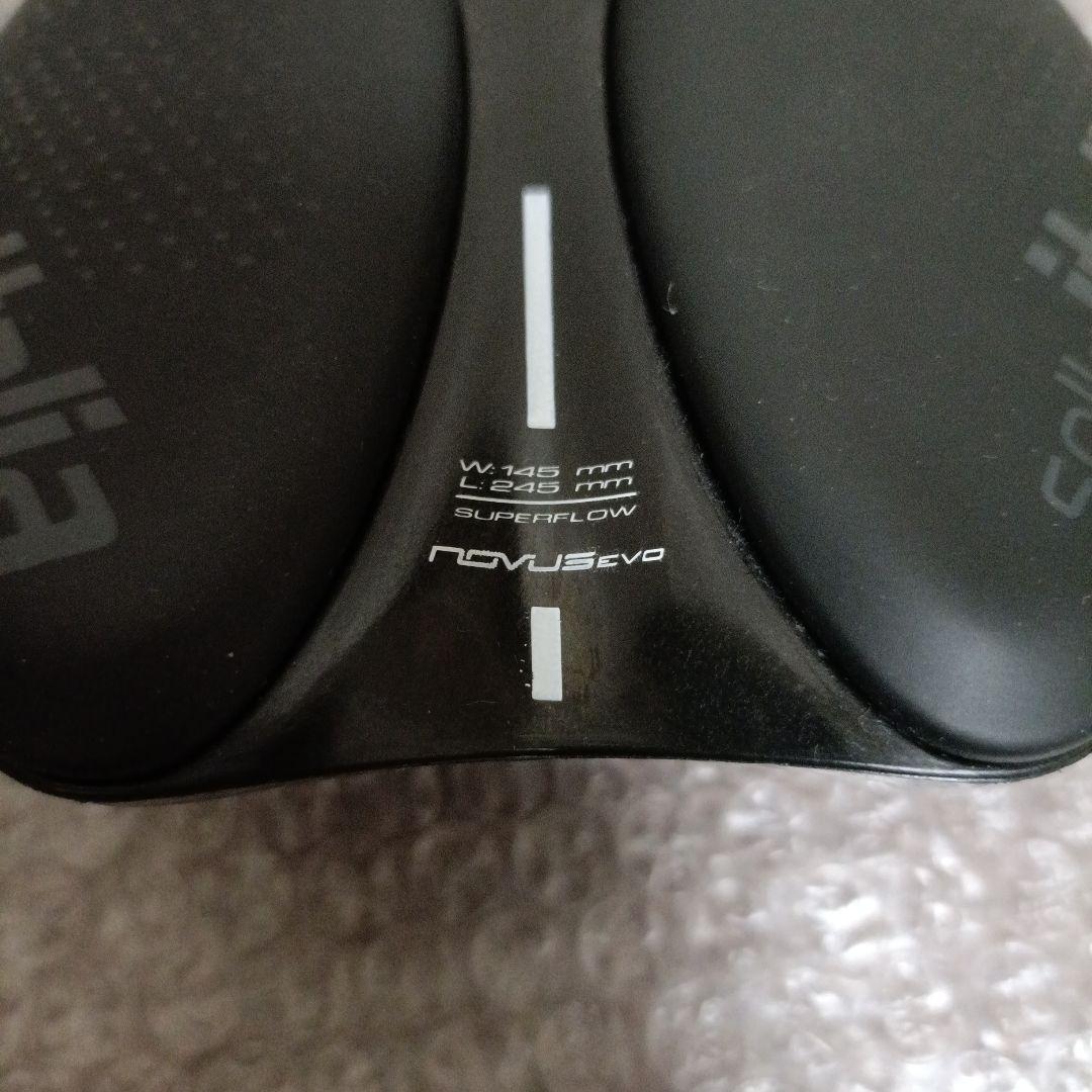 セライタリア NOVUS BOOST EVO SUPERFLOW TM サドル