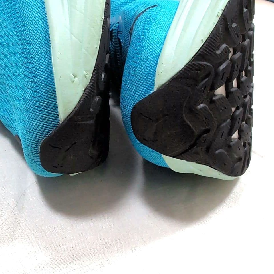 PUMA マグマックス ニトロ　ランニングシューズ　25.0cm