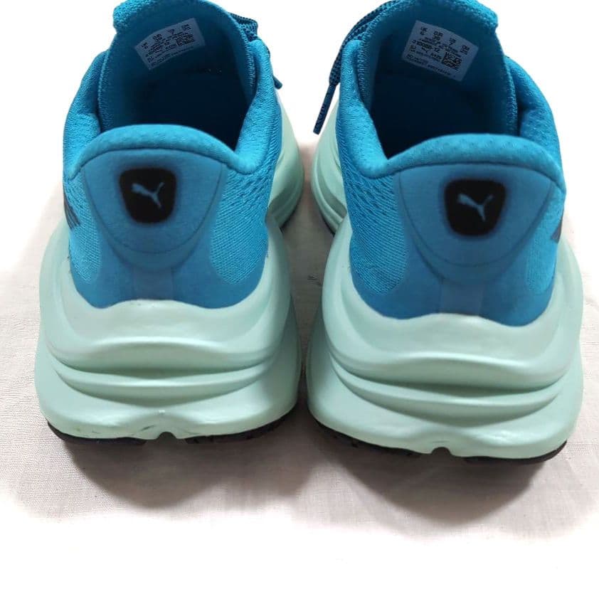 PUMA マグマックス ニトロ　ランニングシューズ　25.0cm