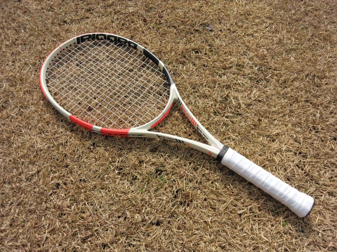 ガット新品！Babolat PURE STRIKE 100 硬式用テニスラケット