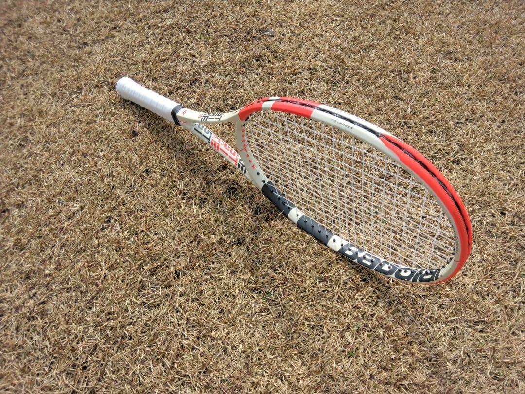 ガット新品！Babolat PURE STRIKE 100 硬式用テニスラケット
