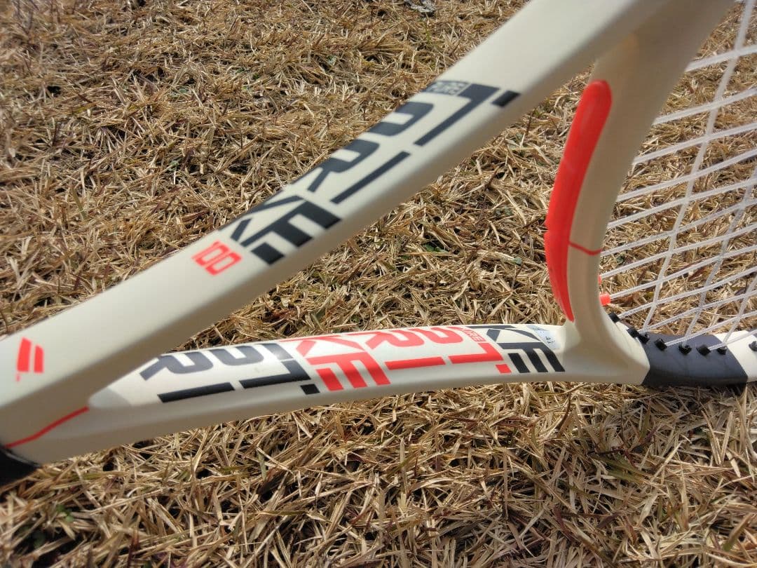 ガット新品！Babolat PURE STRIKE 100 硬式用テニスラケット