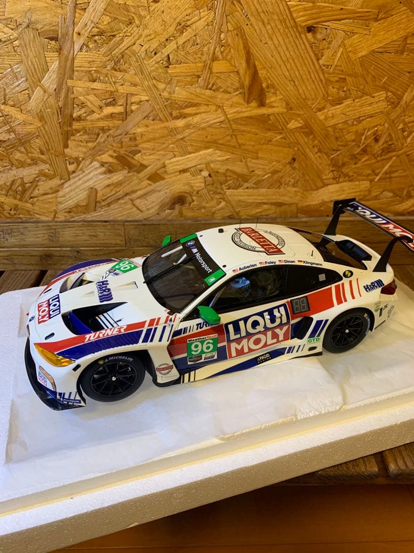 トップスピード　1/18  M4 GT3 EVO IMSA ケース付き