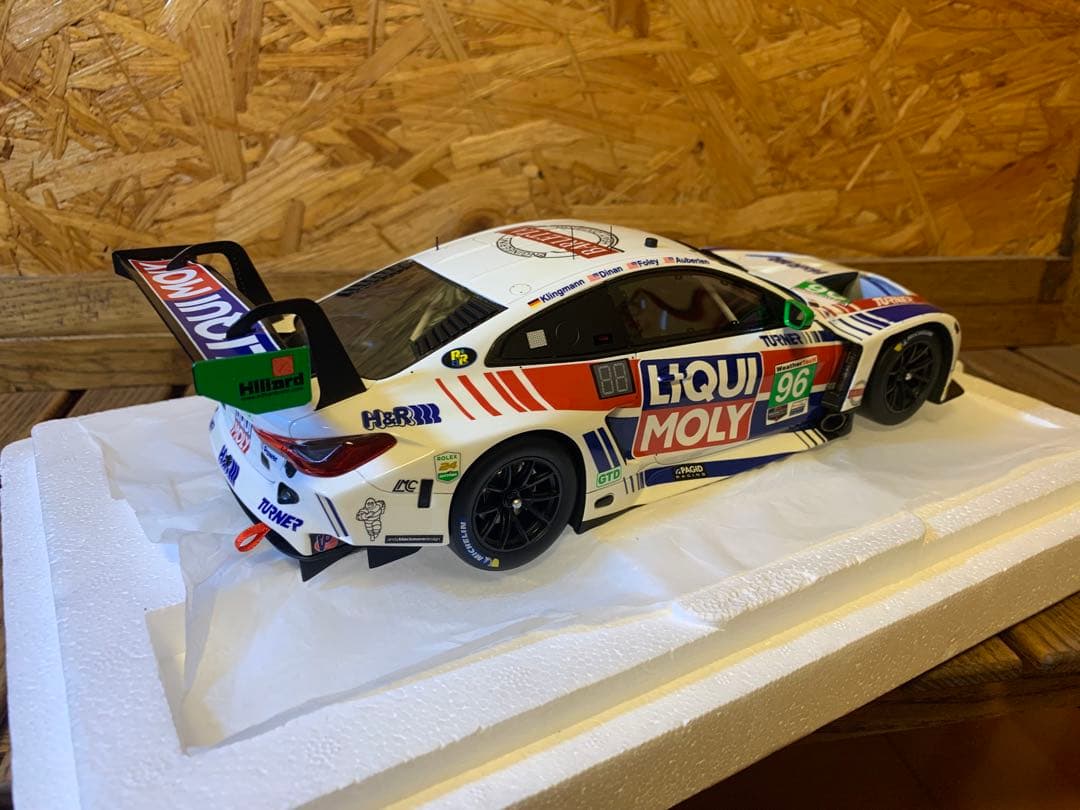 トップスピード　1/18  M4 GT3 EVO IMSA ケース付き