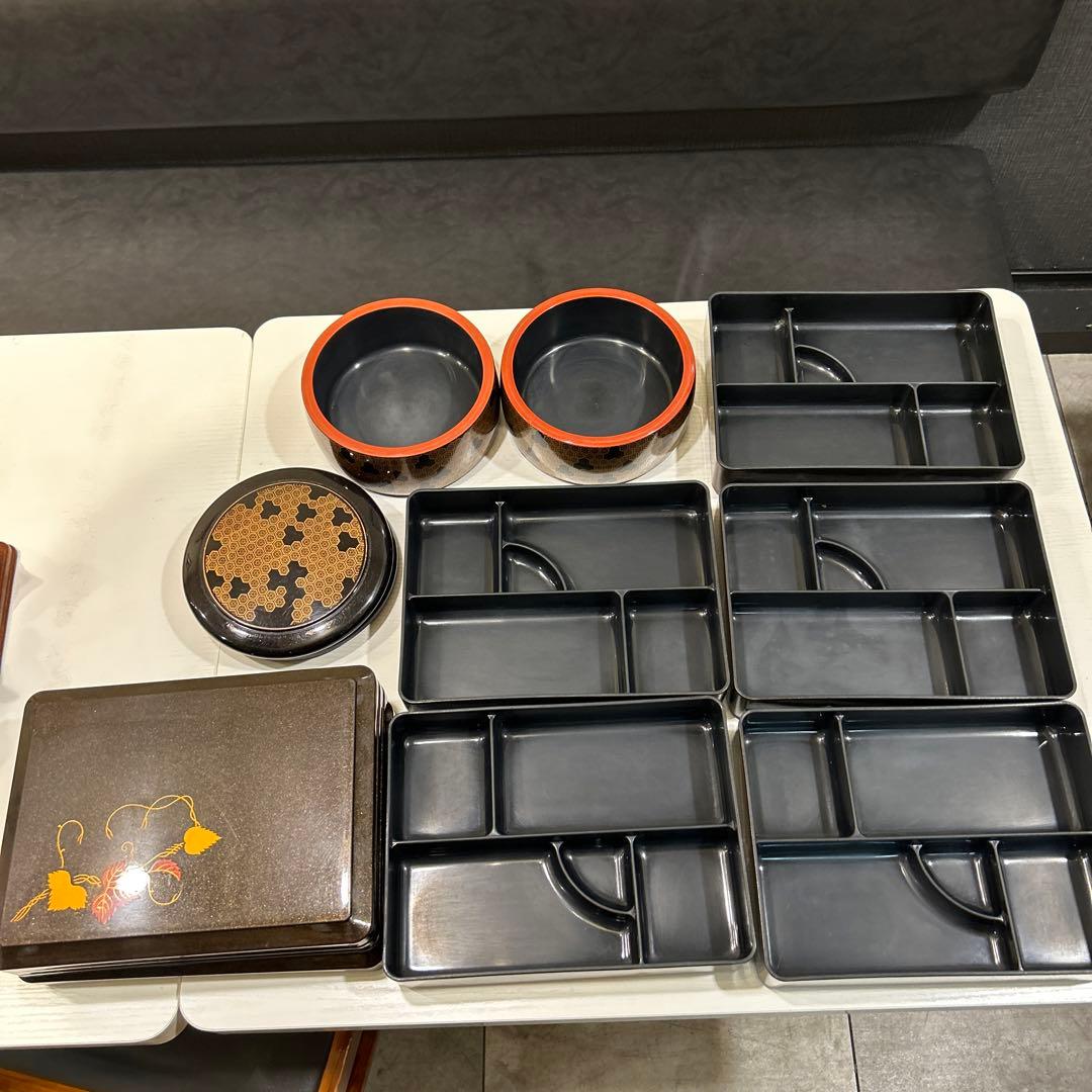 漆塗り弁当箱重箱セット（葉模様）