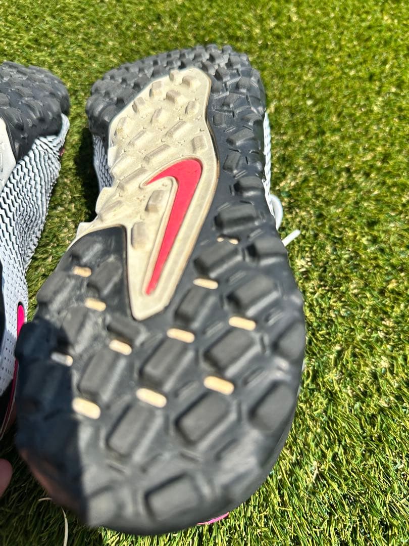 NIKEナイキ リアクト ファントムGT プロ TF(ホワイト×ピンク)