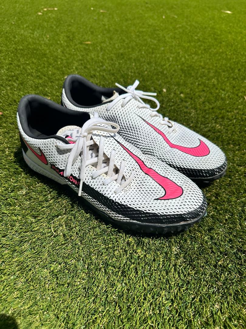 NIKEナイキ リアクト ファントムGT プロ TF(ホワイト×ピンク)