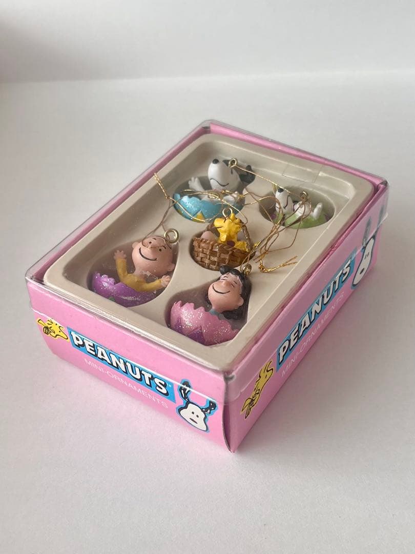スヌーピー イースター　ミニフィギュア　ピーナッツ