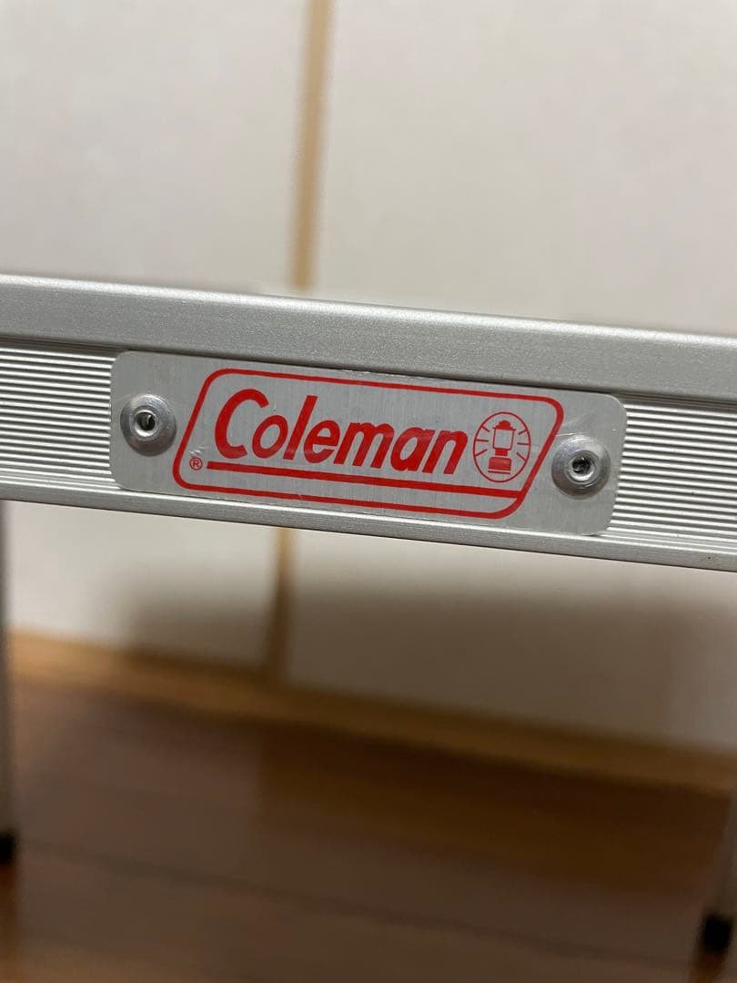 Coleman 三折テーブルCompact Tri-Folding Table